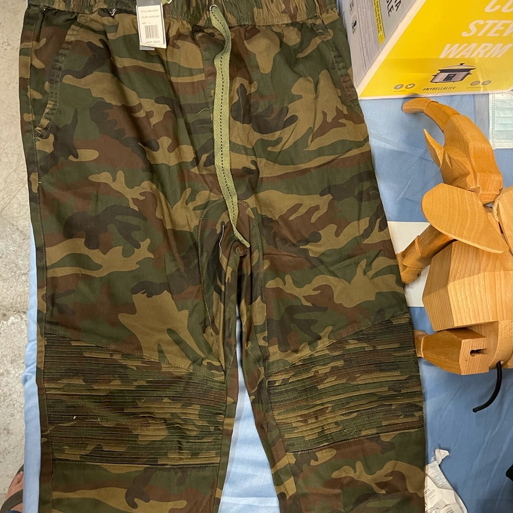 BNWT Camouflage Pant Galaxy Small